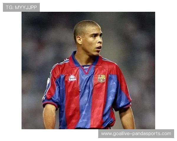 足球明星背后的传奇人生与赛场成就解析